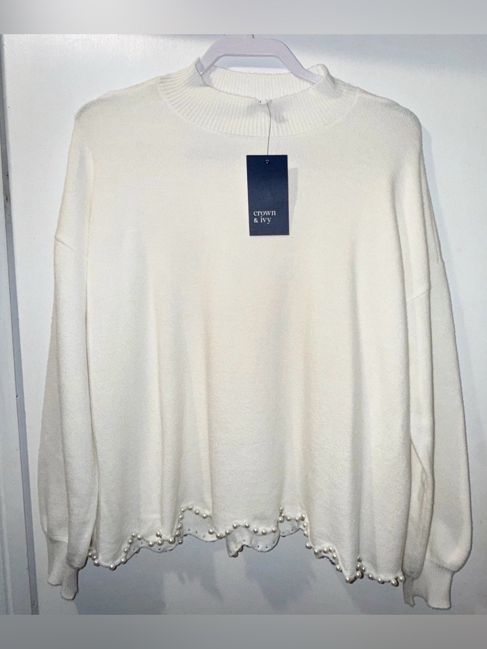 NWT- Crown & Ivy Pearl Scallop Hem Crewneck Sweater | Size: L